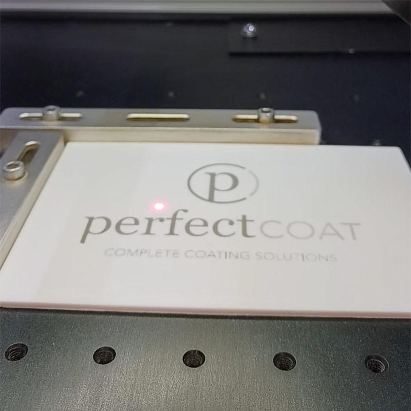 lasergraveren-wit-plastic-perfect-coat